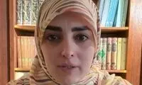 مجری زن صداوسیما بعد از بیان یک خاطره به گریه افتاد