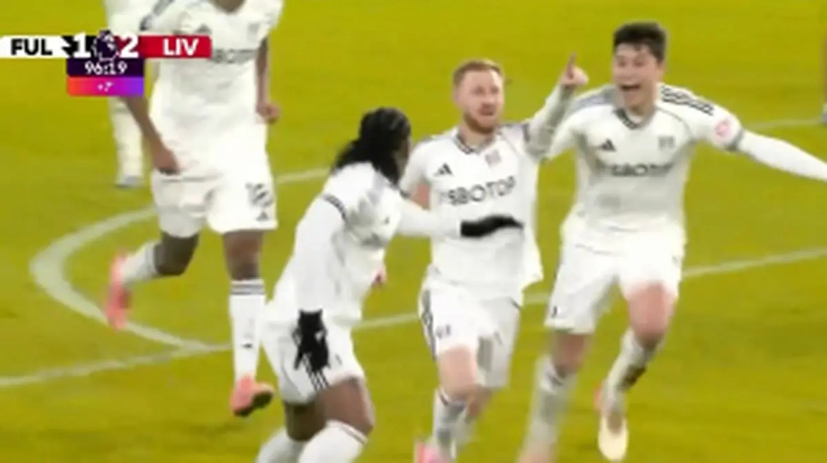 گل پوشکاشی فولام، لیورپول را زمین‌گیر کرد