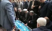 احمدی‌نژاد پس از مدت‌ها در تشییع خواهرش دیده شد