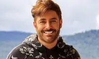 رضا گلزار از حلقه ازدواج ساده‌اش رونمایی کرد