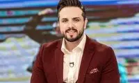 پدرام کریمی فرزندش را در آغوش گرفت و به افق خیره شد