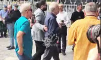 حضور رضا نیک‌خواه در آخرین بدرقه اکبر عبدی
