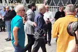 حضور رضا نیک‌خواه در آخرین بدرقه اکبر عبدی