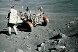 عکس خانوادگی یک فضانورد که روی ماه جا ماند