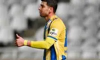 ژست‌های مهری مقابل ویترین پرسپولیس جنجالی شد