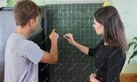  حرکت زشت و وحشیانه دانش‌آموز پسر با معلمش 