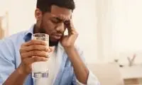 این غذاها برای مبتلایان به میگرن سم است