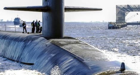 زیردریایی تا چه عمقی می تواند با دنیای بیرون از آب در تماس باشد