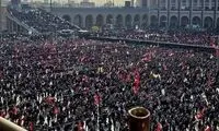 پلاکاردهای متفاوتی که در مسیر مصلی رویت شد