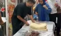 نذری یک مغازه جگرکی در تجمع امشب تهران