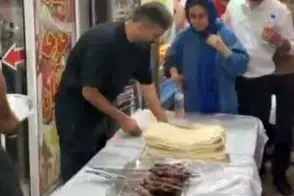 نذری یک مغازه جگرکی در تجمع امشب تهران