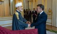 خنجر طلایی سلطان عمان برای رئیس جمهور فرانسه