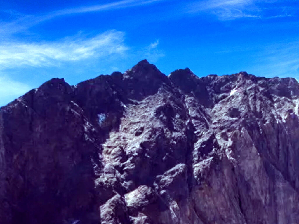 سفر به ارتفاعات البرز؛ این کوه تماشایی 5 قله دارد!