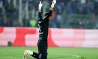 بیرانوند همه جوره مقابل استقلال دو رقمی شد!