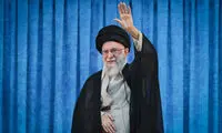 تصویری متفاوت از رهبر انقلاب در حرم امام خمینی