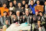 عکسی از دورهمی بازیگران در پشت صحنه «بی‌عاطفه»