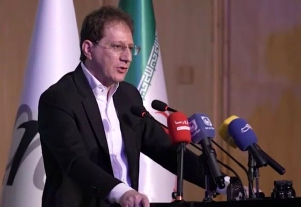 بابک زنجانی: در جنگ با اولین موشک دفتر من را زدند!