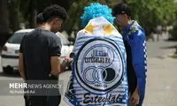حضور هواداران در ورزشگاه آزادی پیش از شروع دربی
