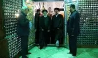 فاتحه خوانی رئیسی بر مزار آیت الله هاشمی
