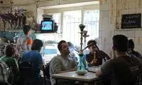 مردان در این قهوه‌خانه‌ها، همسرانشان را به خانه پدری می‌بازند