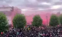 جشن و پایکوبی هواداران آرسنال پس از قهرمانی تاریخی