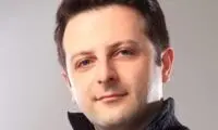 اجرای مشترک خواننده گروه آریان با کریس دی برگ 