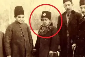 عکس آتلیه‌ای «سالارالسلطنه، پسر ناصرالدین شاه» در خردسالی
