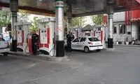 بنر عجیبی که در یک پمپ بنزین نازی آباد بالا رفت