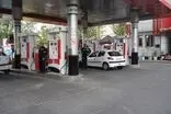 بنر عجیبی که در یک پمپ بنزین نازی آباد بالا رفت