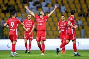 عزت‌اللهی گل زد، قهرمانی به تاخیر افتاد!