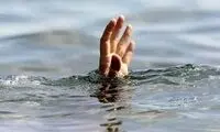 معلم فداکار، جان خود را فدای نجات دانش‌آموز کرد