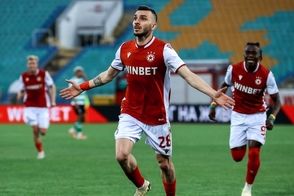 بمب مدنظر استقلالِ پنجره بسته لو رفت!