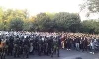 کیهان: چرا مردم شورش نمی‌کنند؟!