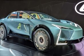 شاسی‌بلند لکسوس ال اس جدید هم آشکار شد! 