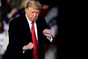 رقص ترامپ در جمع نیروهای نظامی آمریکایی مستقر در ژاپن!