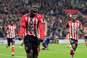 زیباترین تصویر روز: قیچی مرگبار علیه آرسنال 