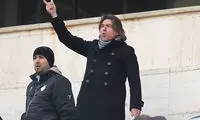 قایدی، سرمربی استقلال را بلند کرد