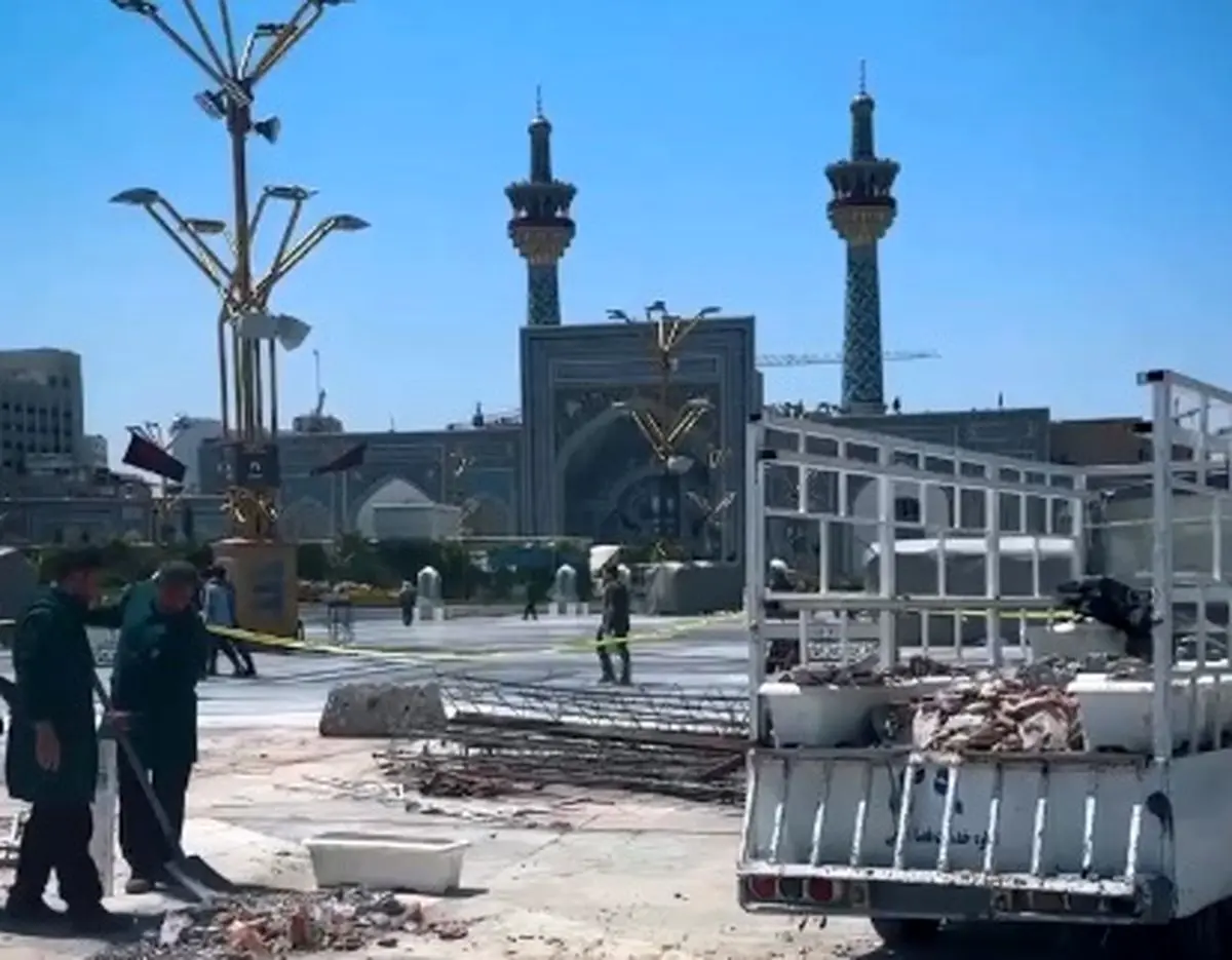 آماده‌سازی حرم امام رضا برای تدفین رهبر انقلاب