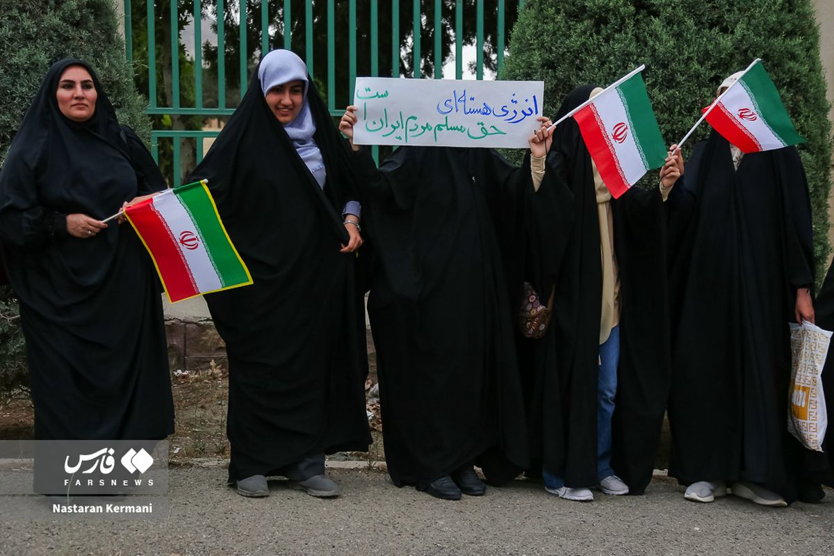   تصاویر خبرساز از تجمع متفاوت دانشجویان البرزی 