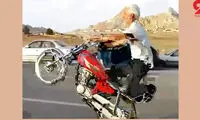 موتورسواری زیگزاگی پیرمرد وسط خیابان‌های تهران