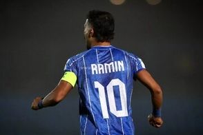  استایل ویژه رامین رضاییان روی نیمکت استقلال