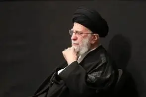 عکسی از رهبر شهید انقلاب در کرانه خلیج فارس 