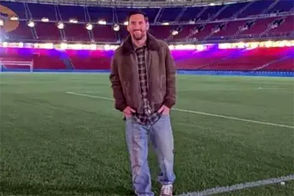 مسی آمد به خونه‌اش سر زد و رفت