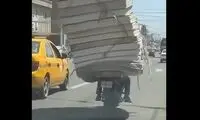 وقتی یک موتورسیکلت نقش کامیون را بازی می‌کند!