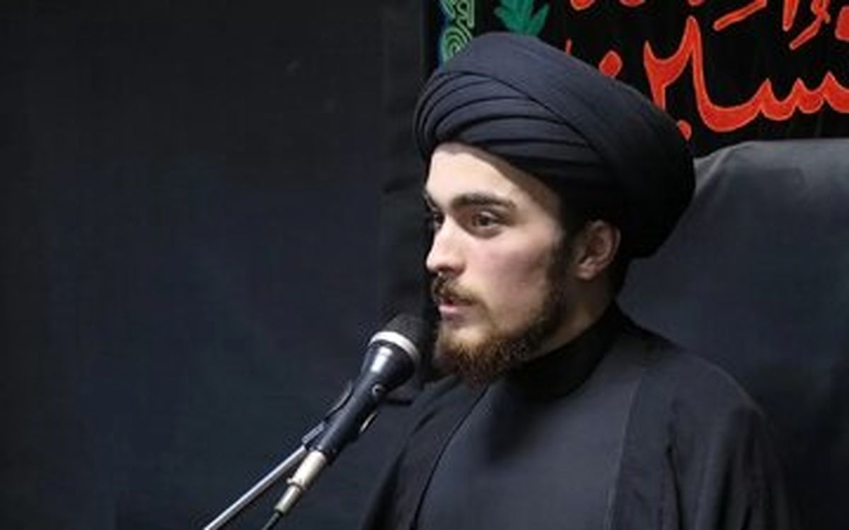   عکس تازه از سید احمد خمینی در یک تجمع 