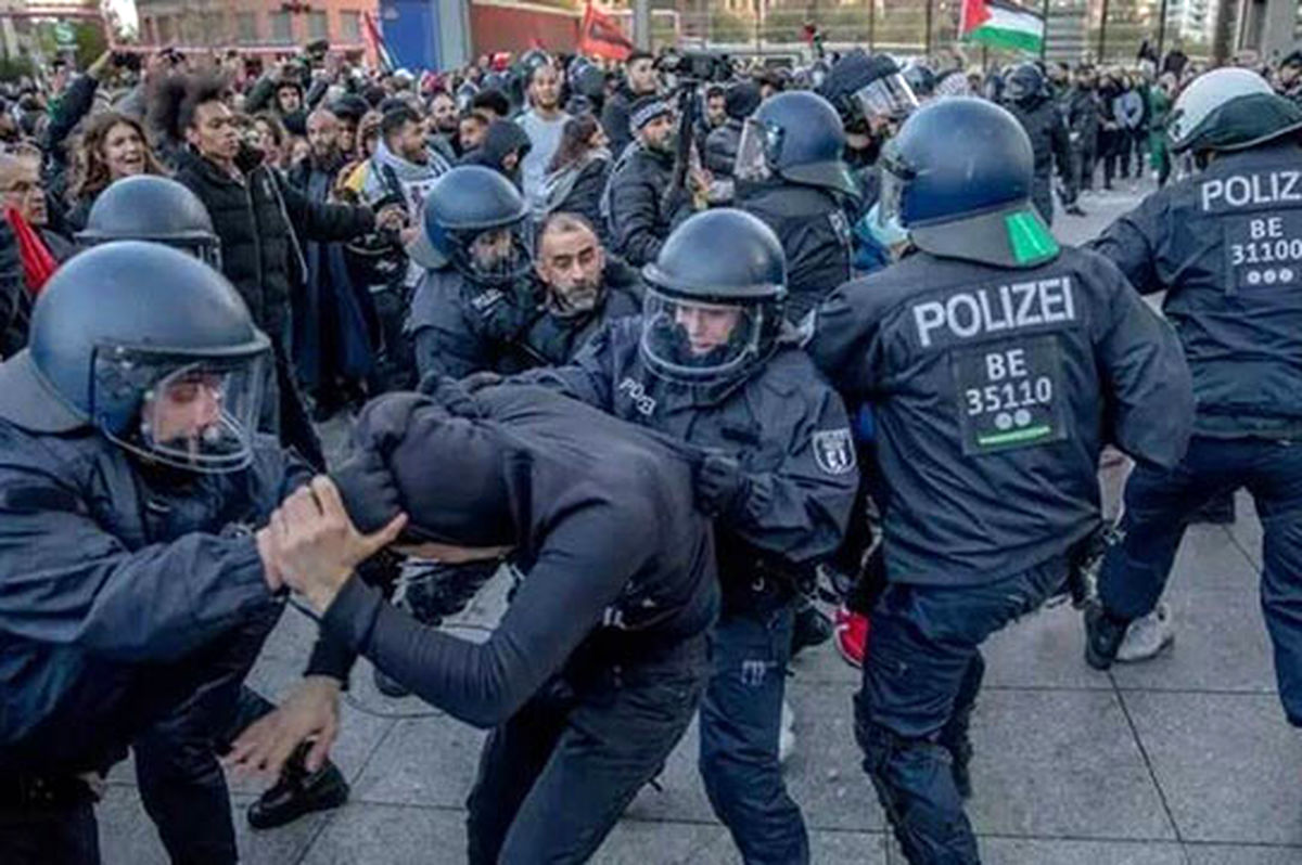 ضرب و شتم شدید تظاهرات‌کننده حامی فلسطین توسط پلیس آلمان