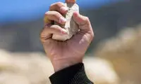 آقای رئیس‌جمهور با سنگ مورد حمله قرار گرفت!
