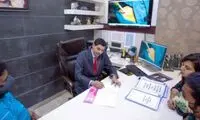 پزشکی که می‌خواهد اولین پیوند رحم را انجام دهد