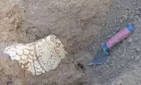 کشف گچ‌بری ۱۷۰۰ساله در شرق ایران