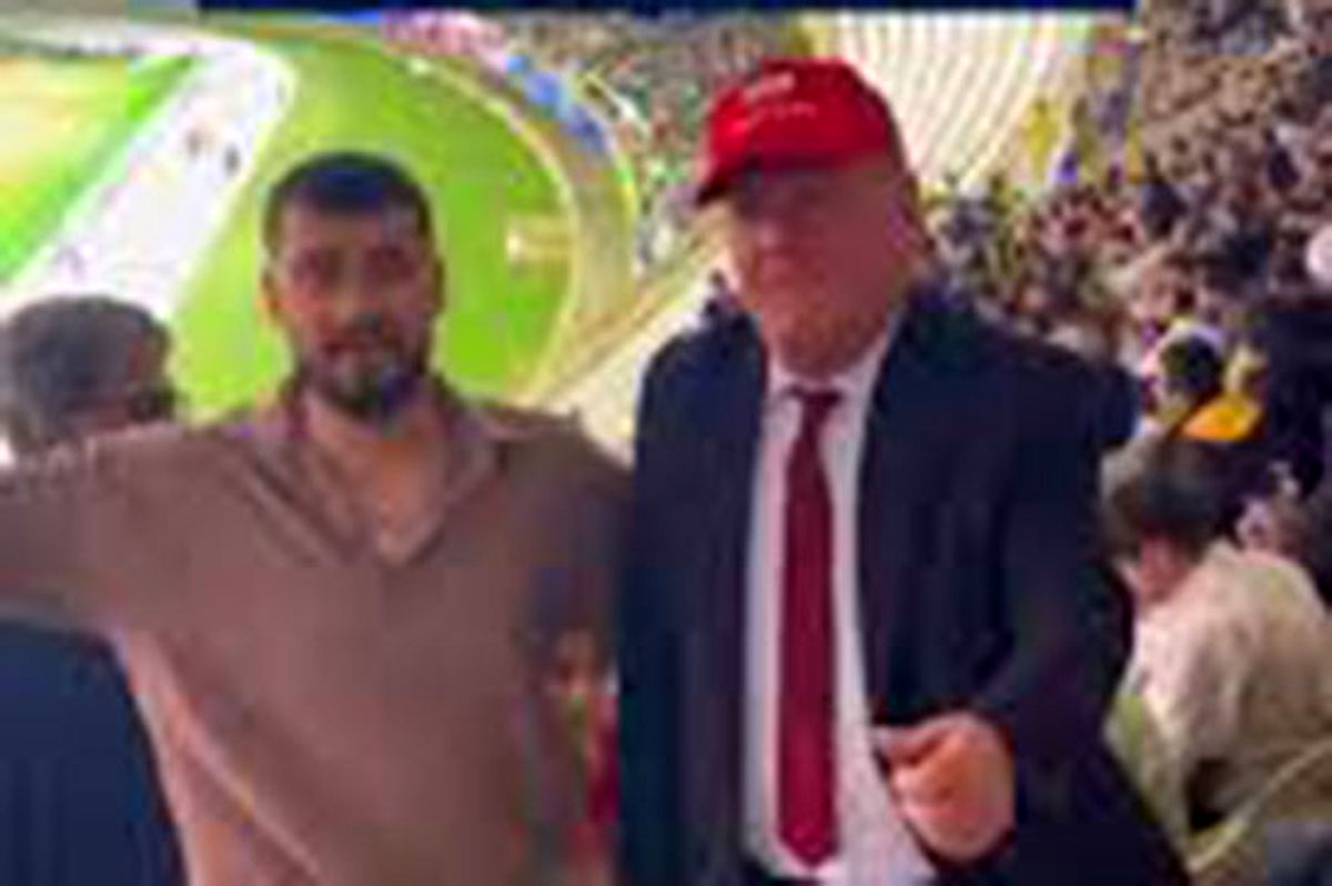 بدل ترامپ در ورزشگاه پارس شیراز دیده شد